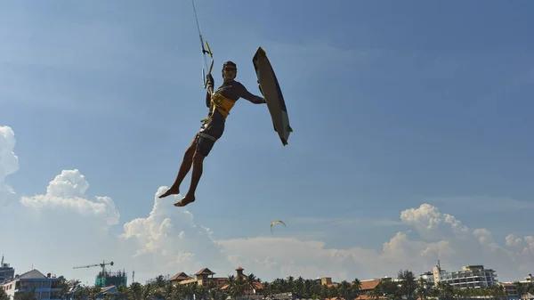 Kite Surfer Salta Con Kiteboard Transición Lanza Tabla — Foto de Stock