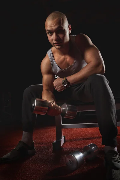 Athletic man Lifting Weights — Stock Photo, Image