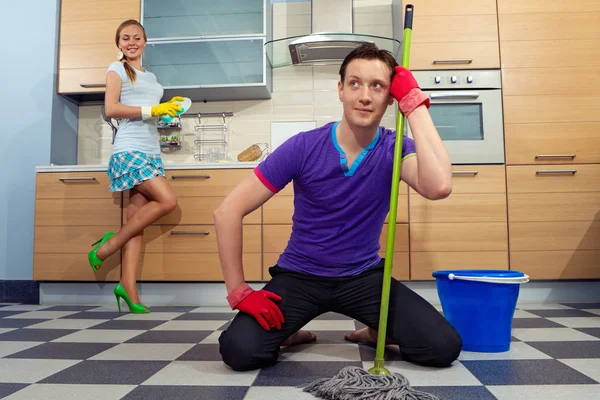 Man cleaning floor — Stock Photo, Image