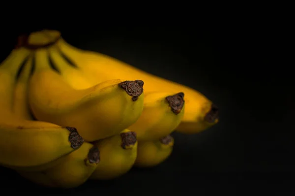 Bananas Fundo Preto — Fotografia de Stock