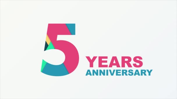 5 años emblema de aniversario. Icono de aniversario o etiqueta. 5 años de celebración y felicitación elemento de diseño. Gráficos en movimiento. — Vídeo de stock