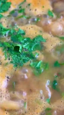 Patatesli güveç, beyaz fasulye, domates ve kereviz. Lezzetli ev yemekleri.