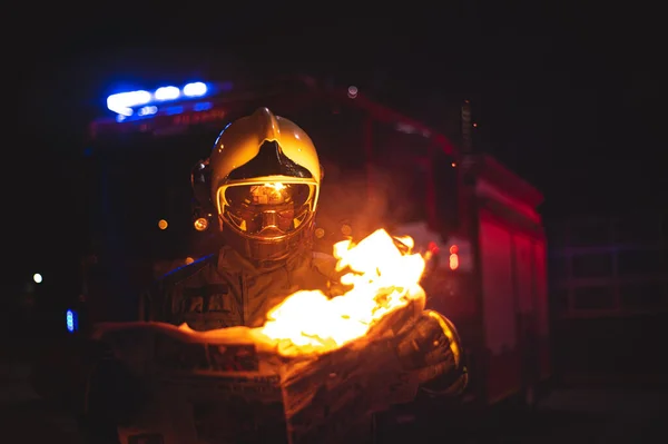 Estonian Firefighter Read Newspaper — Stock Photo, Image