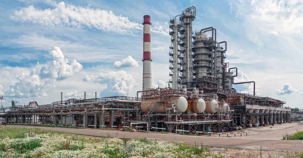 Oil refinery, processing plant — Stock Photo, Image