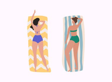 Sahildeki kadınlar. Yaz tatili.