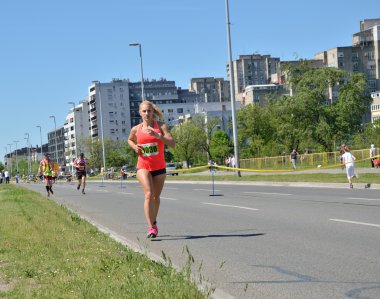 Koşucular maraton yarışı sırasında