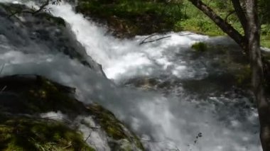 Overfall yakın çekim