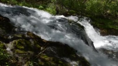 Overfall zoom