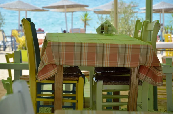 Stehtische und Stühle — Stockfoto © Bane.m #82404884