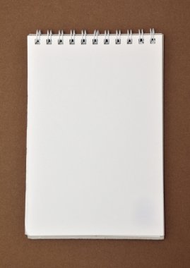 Sarmal bağlı ile boş not defteri