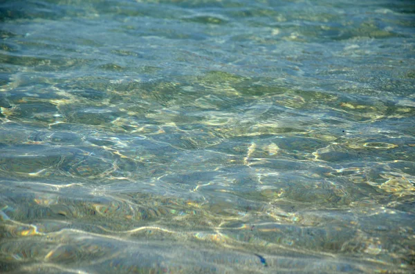 透明な海の水 — ストック写真