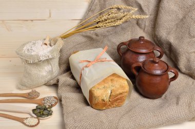 El yapımı ekmek, tohum ve tencere