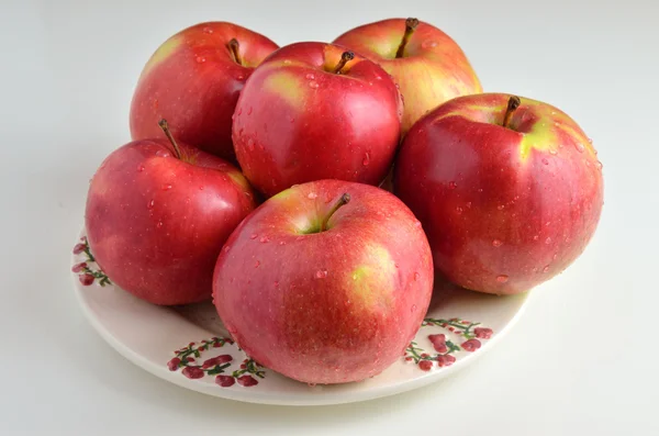 Red Apples on Plate — Stock Photo, Image