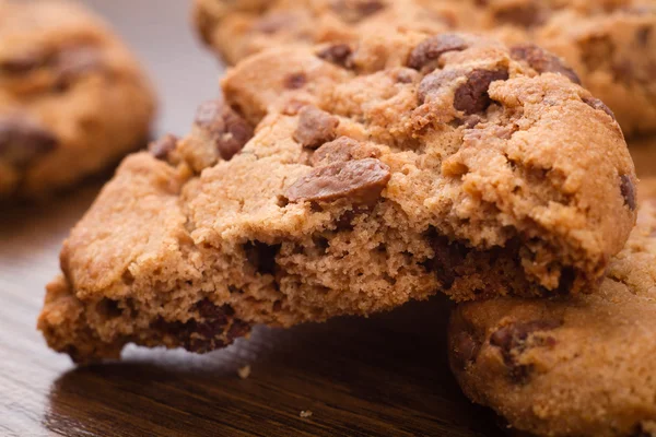 kapalı kırık parça çikolatalı kurabiye