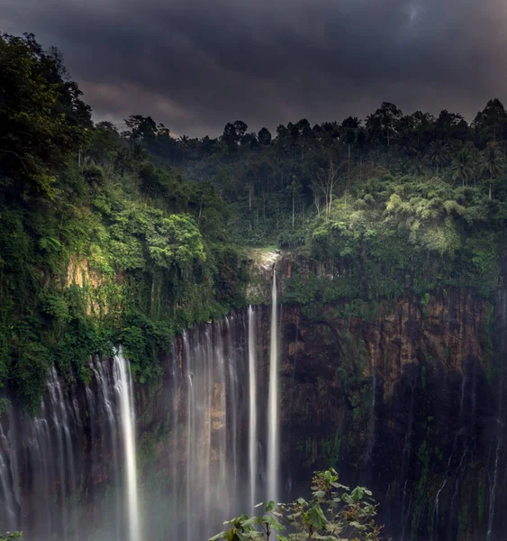 Tumpak Sewu Şelalesi Malang Endonezya