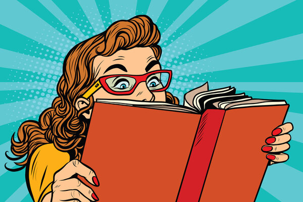 Девушка читает книгу
