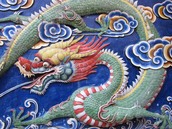 Dragon on wall — Stock Photo, Image