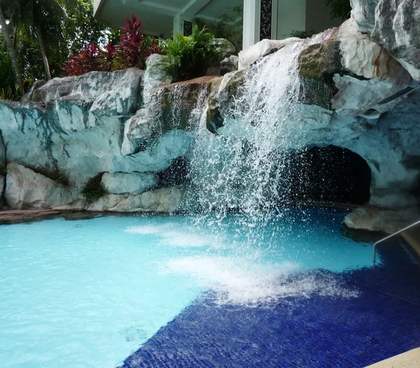 Tropical resort pool side — Stock Photo, Image