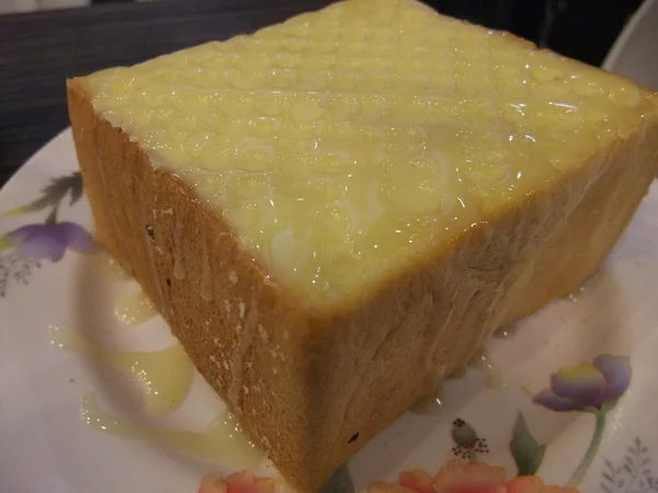 토스트에 달콤한 연유 — 스톡 사진