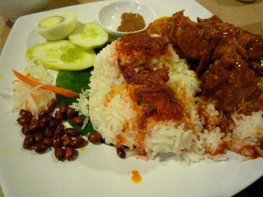 Malezya baharatlı pirinç çanak nasi lemak