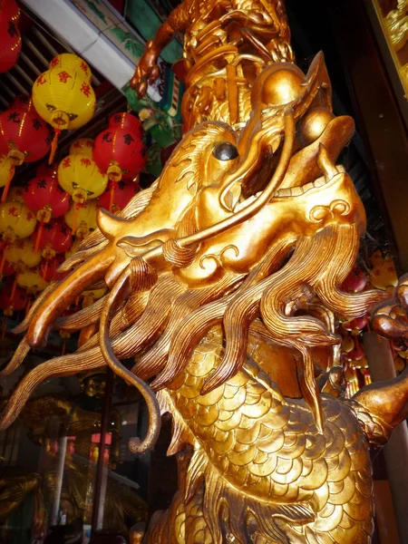 Chinese draak Carving kolom — Stockfoto