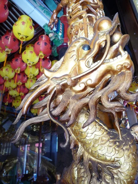 Chinese draak Carving kolom — Stockfoto