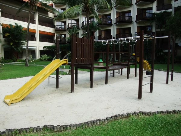 Spielplatz für Kinder im Freien im Resort in Malaysia — Stockfoto