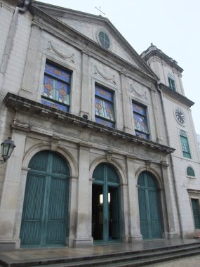 Arata Meydanı ve surround yapı