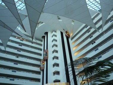 İç Crown Casino içinde sulu.