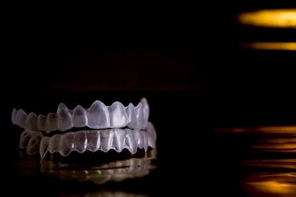 Neviditelné ortodoncie zubní protéza — Stock fotografie