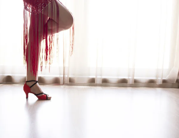 双腿的女人跳舞 — 图库照片