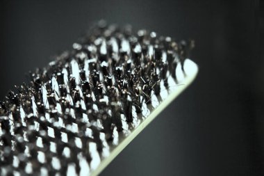 Saç düzleştirmek için plastik kıllı saç fırçası. Kimse yok.