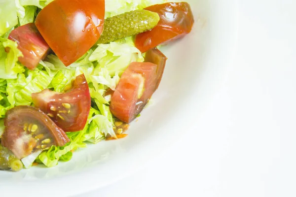 Ensalada Lechuga Con Tomate Pepinillos Alimentos Crudos —  Fotos de Stock