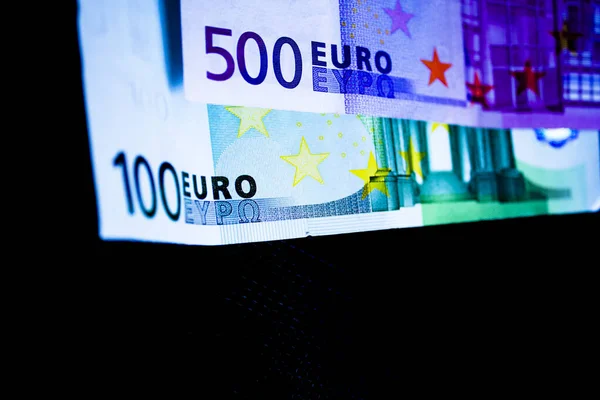 500 100 Евро Официальных Банкнотах Людей — стоковое фото