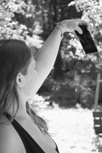 Seven Month Pregnant Woman Taking Selfie Park — Stock Photo, Image