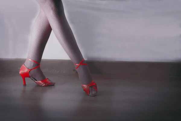 Rote Tanzschuhe — Stockfoto