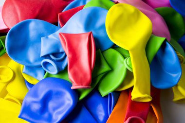 Sönük balonlar. Çok renkli.