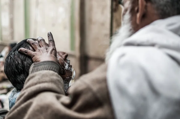 Çabuk dışarı sokakta döşeme.