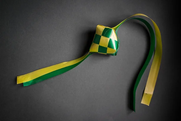 Yapışkan pirinç kaplama