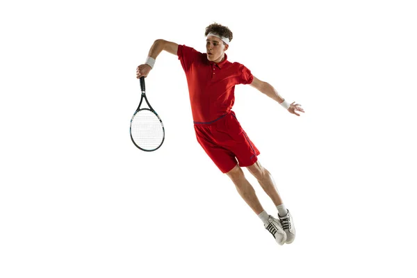 Um homem caucasiano, tenista profissional isolado em fundo branco. — Fotografia de Stock