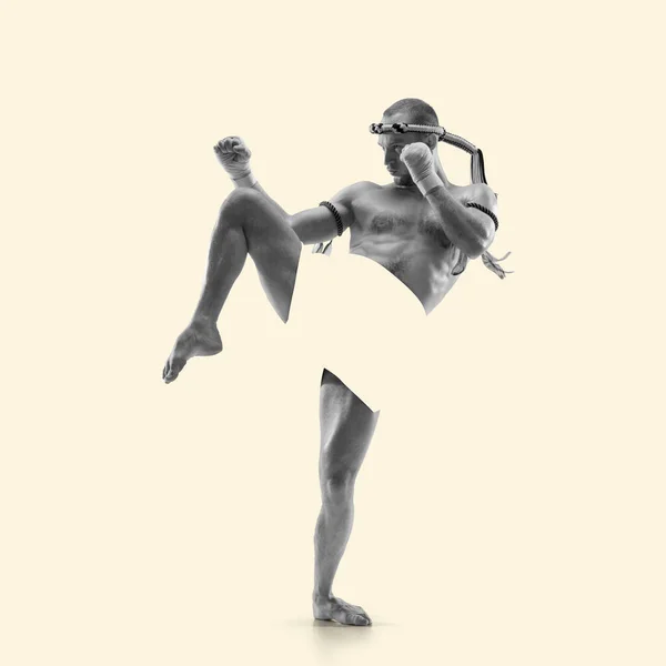 Diseño moderno, collage de arte contemporáneo. Deporte. Luchador profesional de artes marciales masculinas sobre fondo claro. —  Fotos de Stock