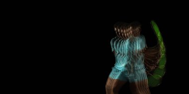 El ilanı. Genç adam, profesyonel tenisçi, siyah arka planda karışık neon ışıkta izole edilmiş. Stroboskop