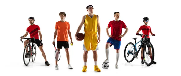 Wielofunkcyjny kolaż. Piłka nożna, tenis, koszykówka męscy gracze i rowerzyści odizolowani na białym tle. Ulotka — Zdjęcie stockowe
