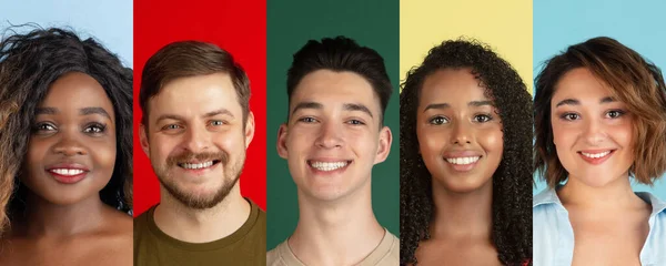 Colagem com imagens de pessoas sorridentes, mulheres jovens e homens posando isolados sobre fundos multicoloridos. Folheto — Fotografia de Stock