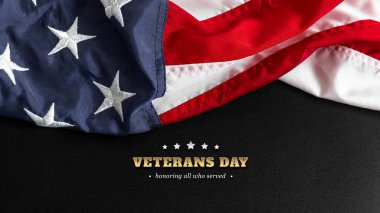 Gaziler Günü konseptin kutlu olsun. Siyah arka plana karşı Amerikan bayrağı.