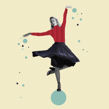 Yaratıcı sanat eserleri. Renkli retro tarzı giyinmiş genç bayan dansçı mavi topun üzerinde duruyor.