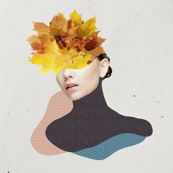 Sonbahar yapraklı güzel bir kız. Sonbahar güzelliği estetiği. Sanat eserleri — Stok fotoğraf