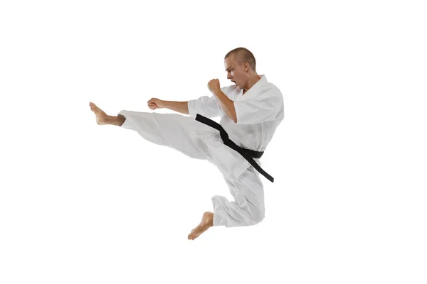 Egy fehér háttérrel izolált kaukázusi sportoló képét. Karate, judo, taekwondo sport — Stock Fotó