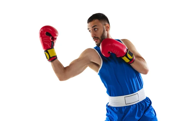 Portret van een professionele bokser in blauw uniform training geïsoleerd over witte achtergrond — Stockfoto