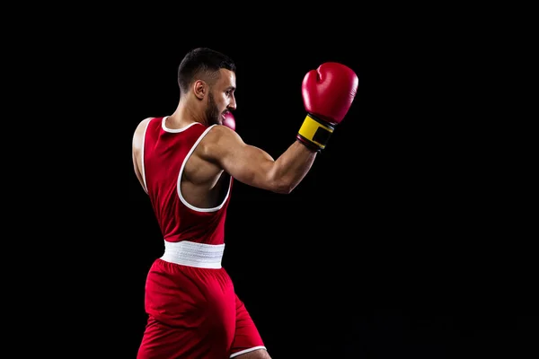 Een Uppercut Beweging Portret Van Een Professionele Bokser Rood Uniform — Stockfoto